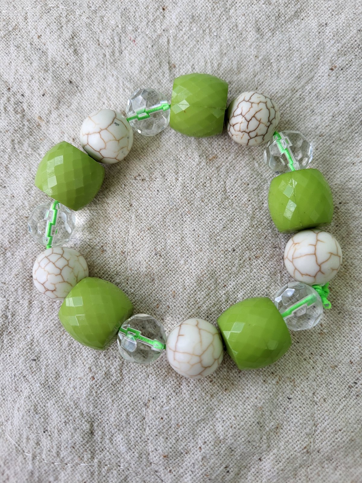 Lime green vintage bracelet | Stephanie Flis